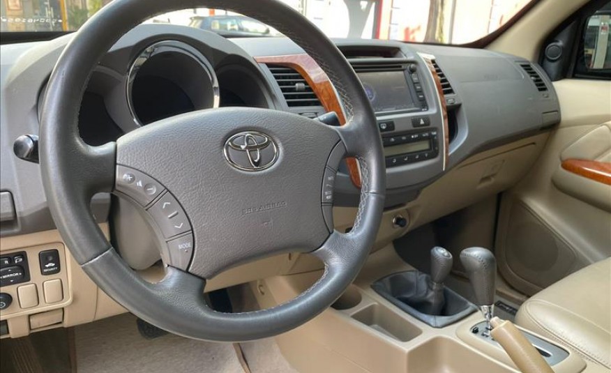 TOYOTA HILUX SW4 3.0 SRV 4X4 7 Lugares 16V Turbo Intercooler 2010/2011