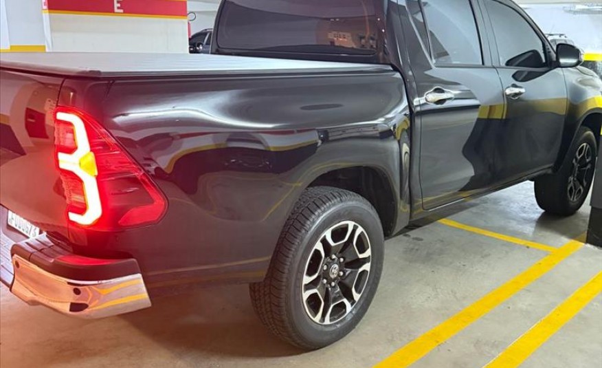TOYOTA HILUX 2.8 D-4d Turbo CD SRV 4X4 2025/2025