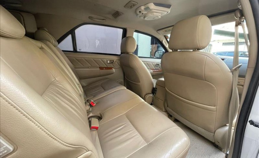 TOYOTA HILUX SW4 3.0 SRV 4X4 7 Lugares 16V Turbo Intercooler 2010/2011