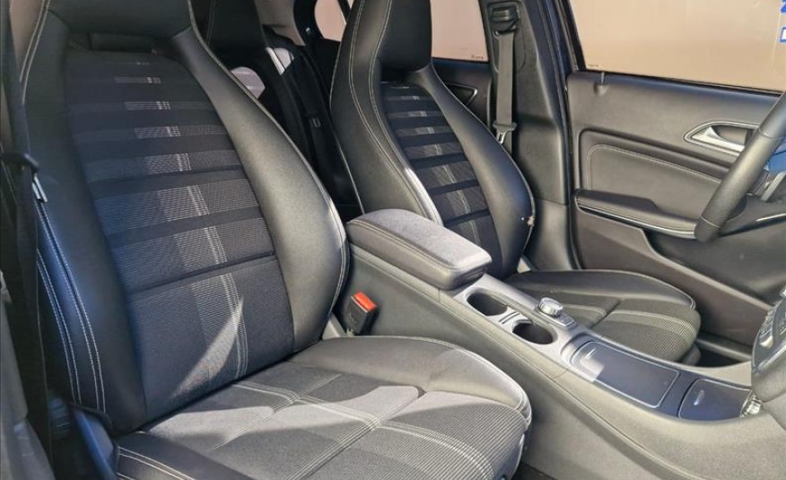 MERCEDES-BENZ GLA 200 1.6 CGI Advance 7g-dct 2018/2018