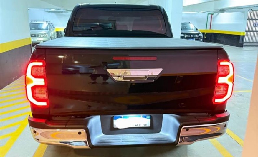 TOYOTA HILUX 2.8 D-4d Turbo CD SRV 4X4 2025/2025
