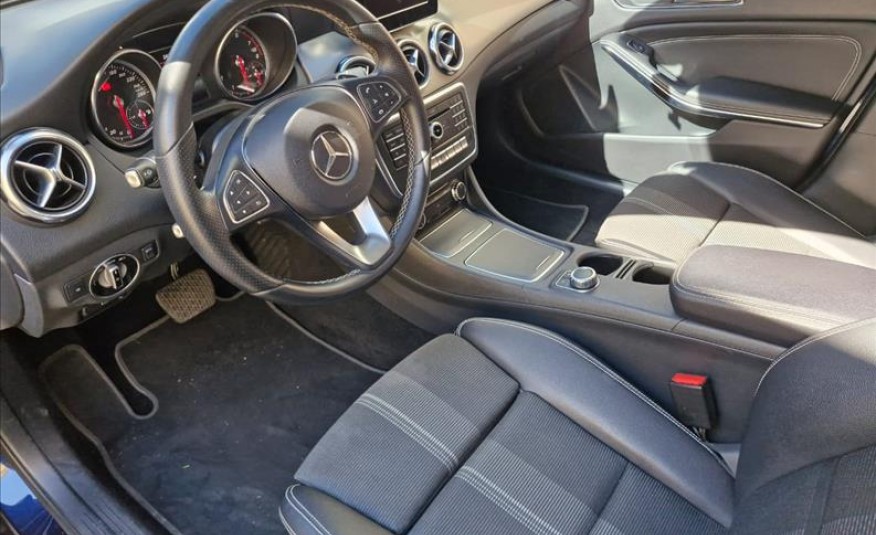 MERCEDES-BENZ GLA 200 1.6 CGI Advance 7g-dct 2018/2018