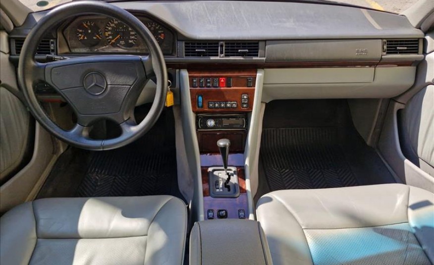 MERCEDES-BENZ E 320 3.2 Elegance V6 1995/1995