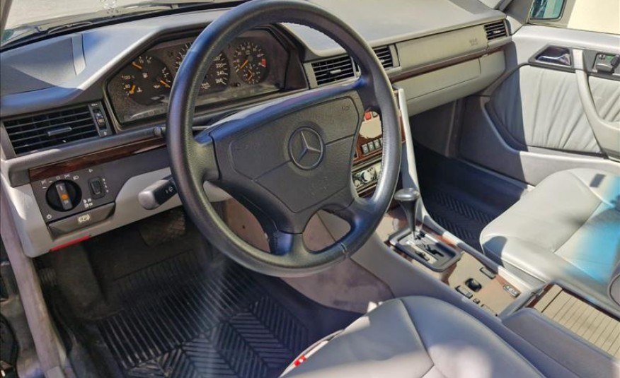 MERCEDES-BENZ E 320 3.2 Elegance V6 1995/1995
