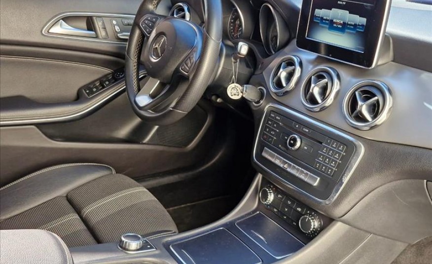 MERCEDES-BENZ GLA 200 1.6 CGI Advance 7g-dct 2018/2018
