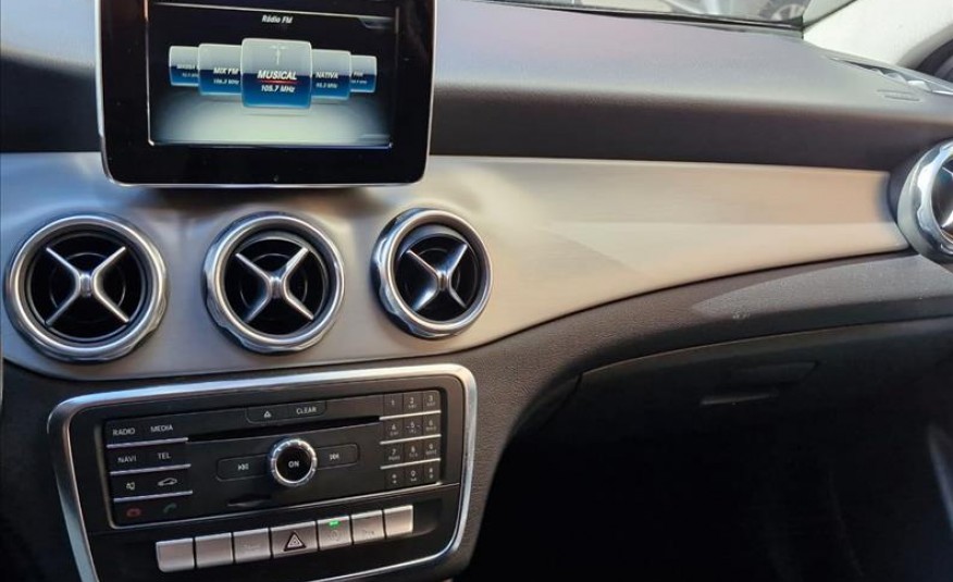 MERCEDES-BENZ GLA 200 1.6 CGI Advance 7g-dct 2018/2018
