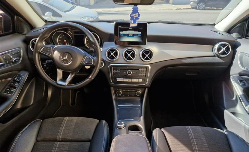 MERCEDES-BENZ GLA 200 1.6 CGI Advance 7g-dct 2018/2018